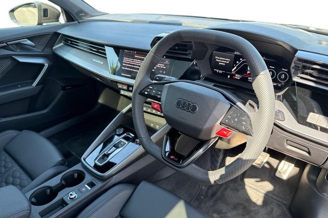 AUDI RS3 Photo 6