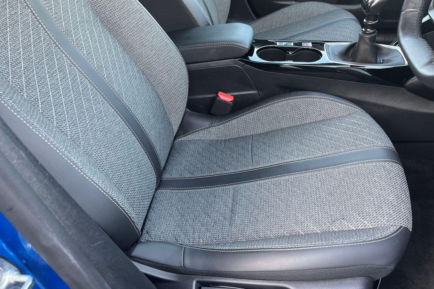 Peugeot 208 Photo 37