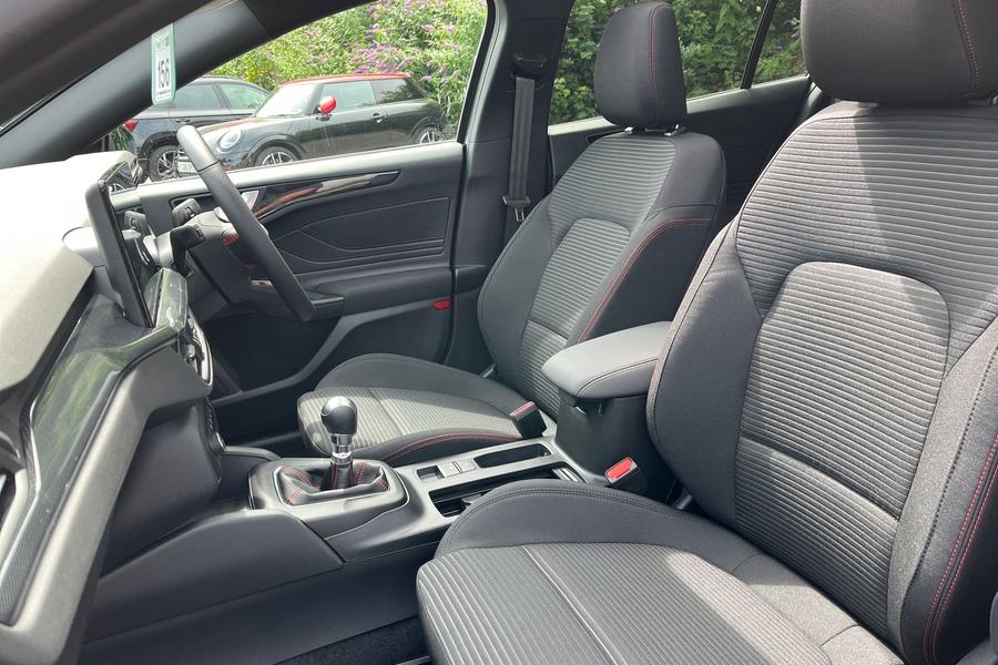 Ford FOCUS Photo autoimg-52ee7faebcf8a4926dc47d9d54b8247e96d780c8.jpg