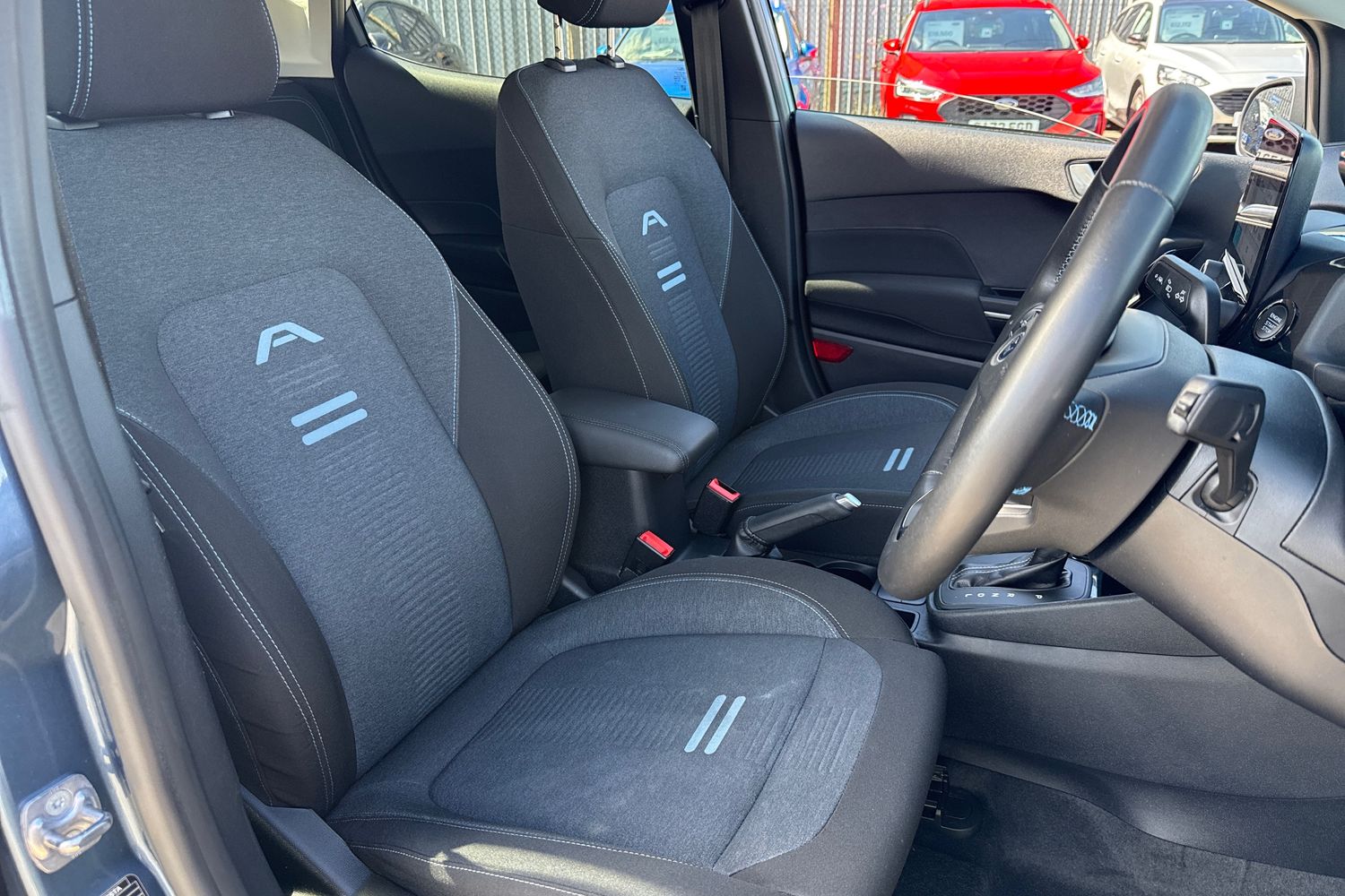 Ford Fiesta Photo 16