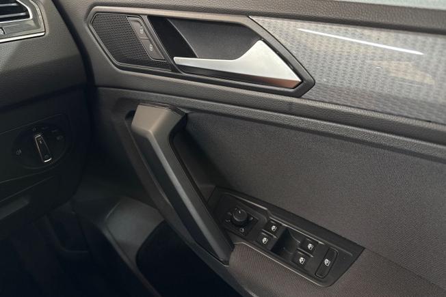 VOLKSWAGEN Tiguan Photo 27