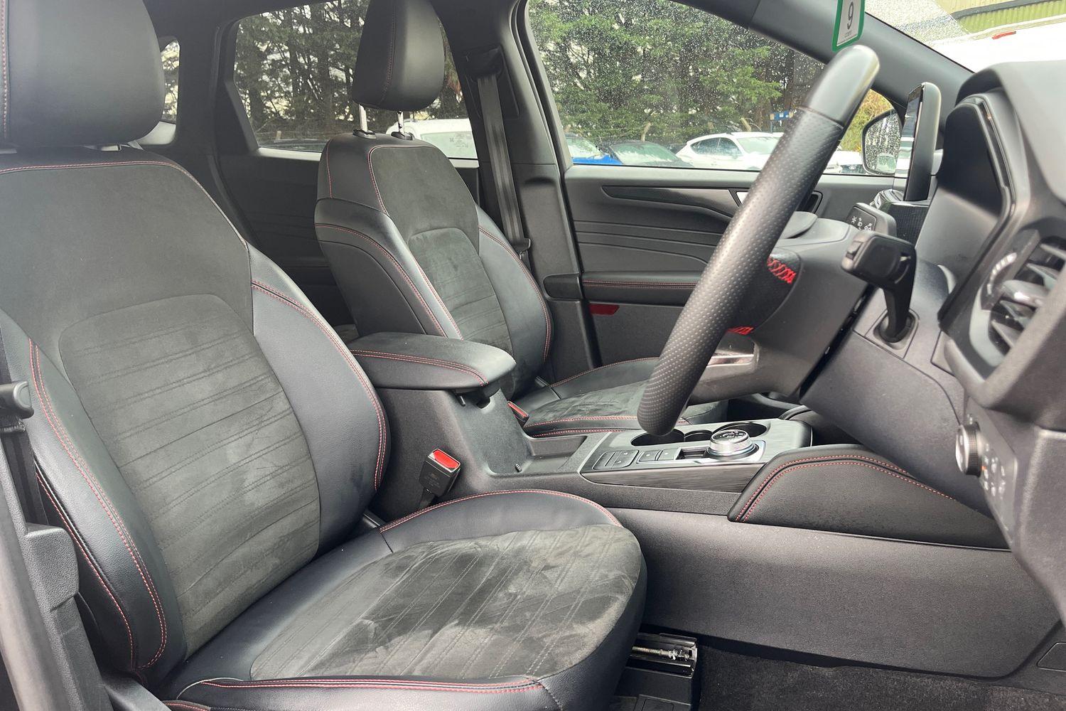 Ford KUGA Photo 16