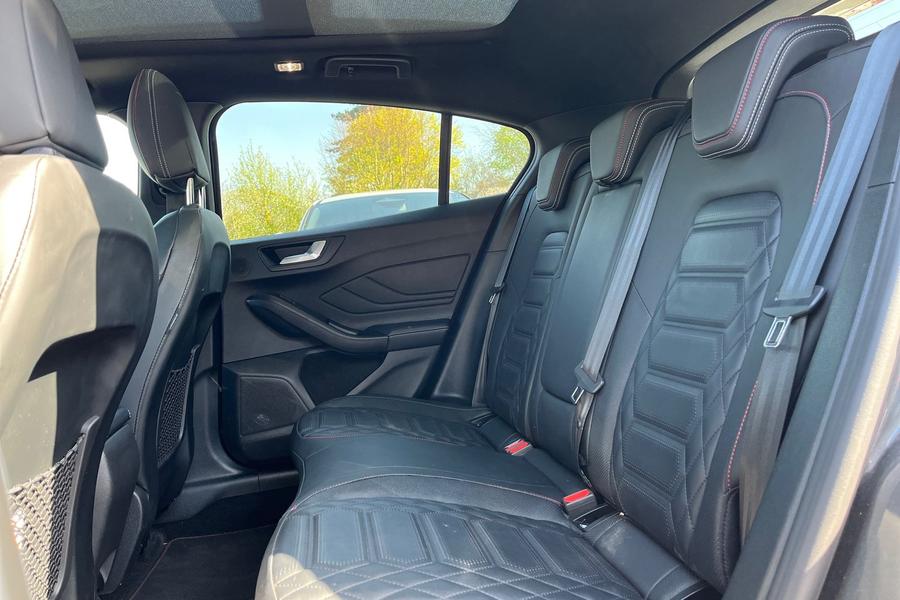 Ford Focus Photo autoimg-52f22f376c8449e4aacf6d078e976eefb0fd5119.jpg