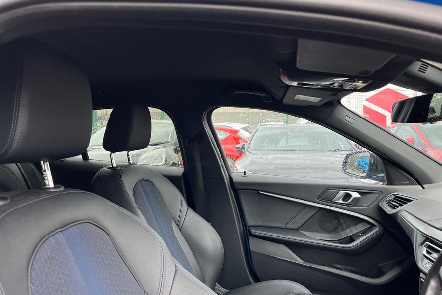 BMW 1 SERIES Photo autoimg-52f25e3c6760ba39ea6ce302f2d6c31e425d96fa.jpg