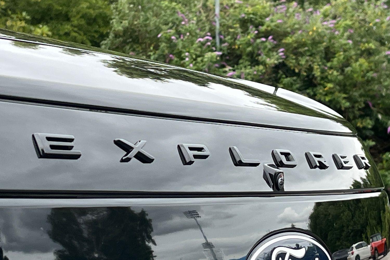 Ford Explorer Photo 38