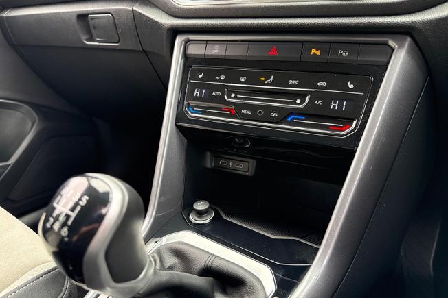 Volkswagen T-Roc Photo 25