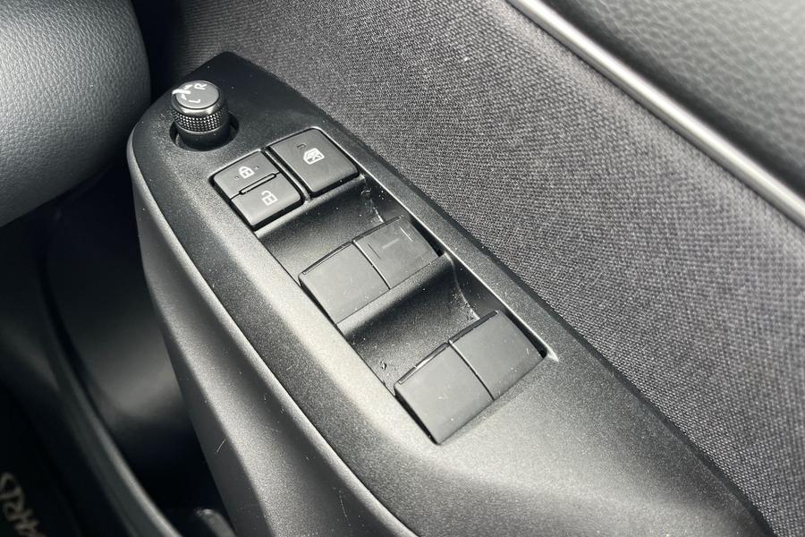 Toyota YARIS Photo autoimg-52fb2c6893b0ed471b46459b528bfbe2a0a045e8.jpg
