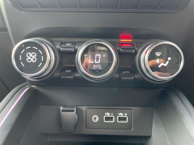 RENAULT Clio Photo 33