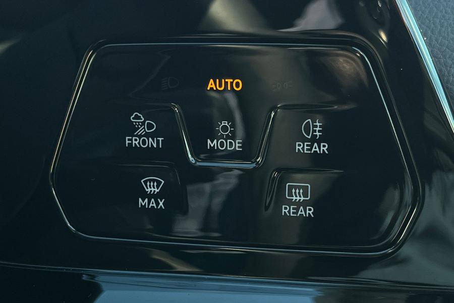 Volkswagen GOLF Photo autoimg-52ff2d42df0d3aad542c6492ab9a0c7654bf48ef.jpg