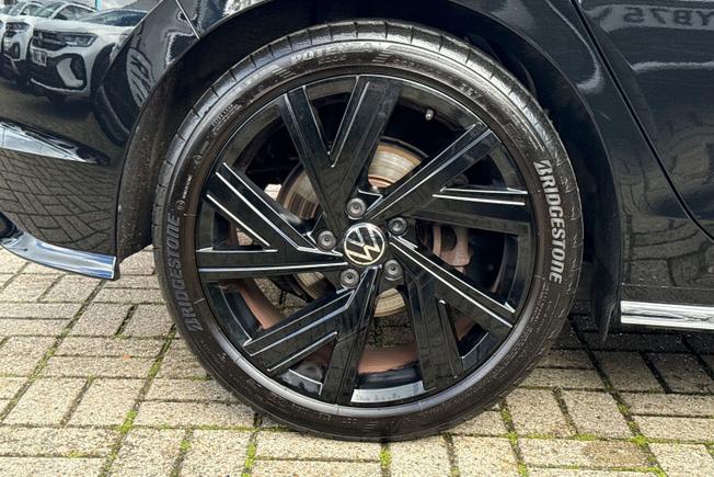 VOLKSWAGEN Golf Photo 21