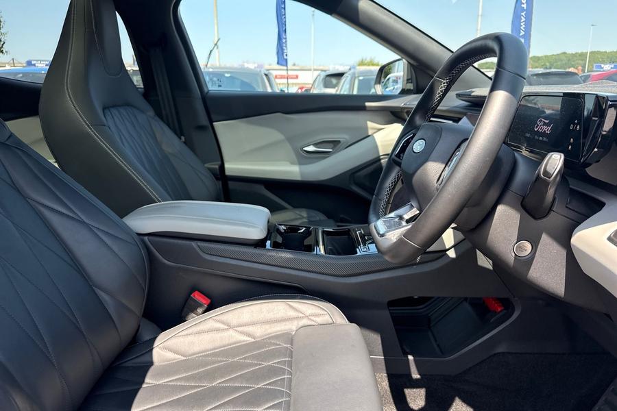 Ford EXPLORER Photo autoimg-530dc8f7eea95196f6af67f0eba2d6d43b4ac3d6.jpg