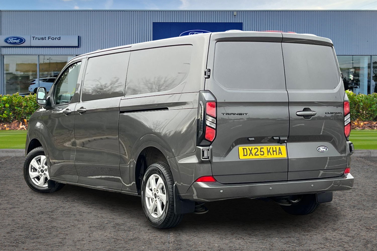 Ford TRANSIT CUSTOM Photo 1