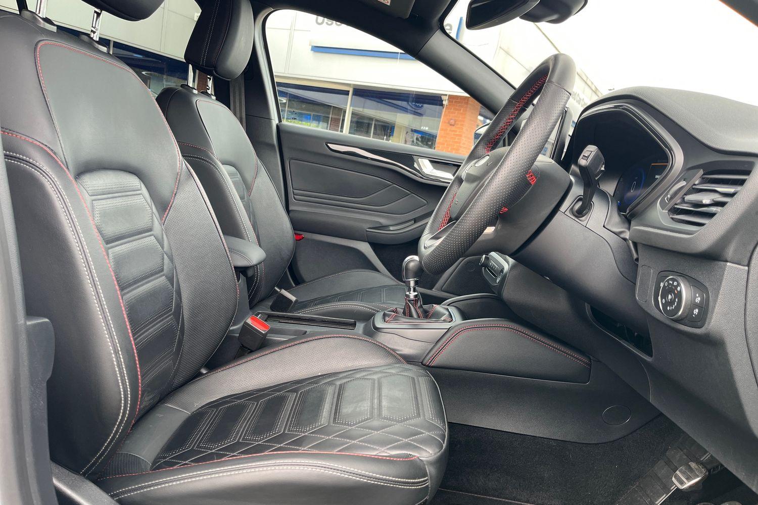 Ford Focus Photo 16