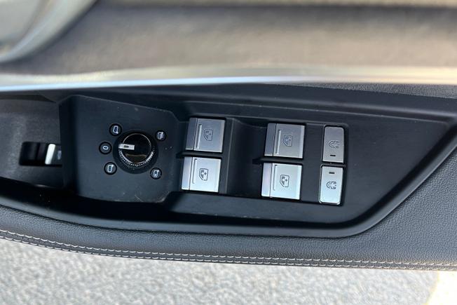 AUDI E-Tron S Photo 44