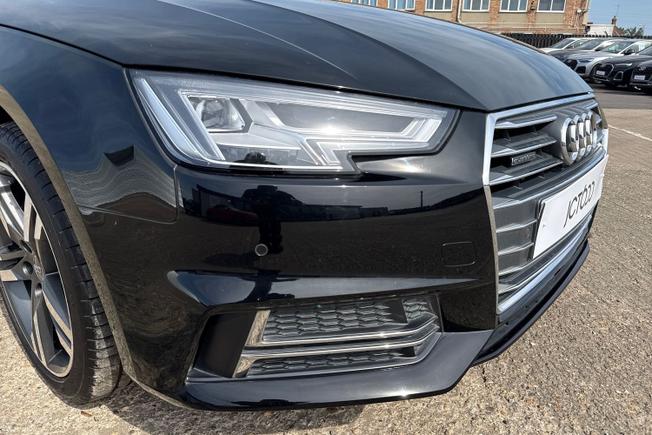 AUDI A4 Avant Photo 21