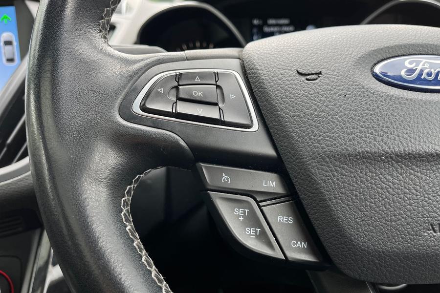 Ford KUGA Photo autoimg-5327871ad6b070a61bb185ebc3832f69abe01a89.jpg