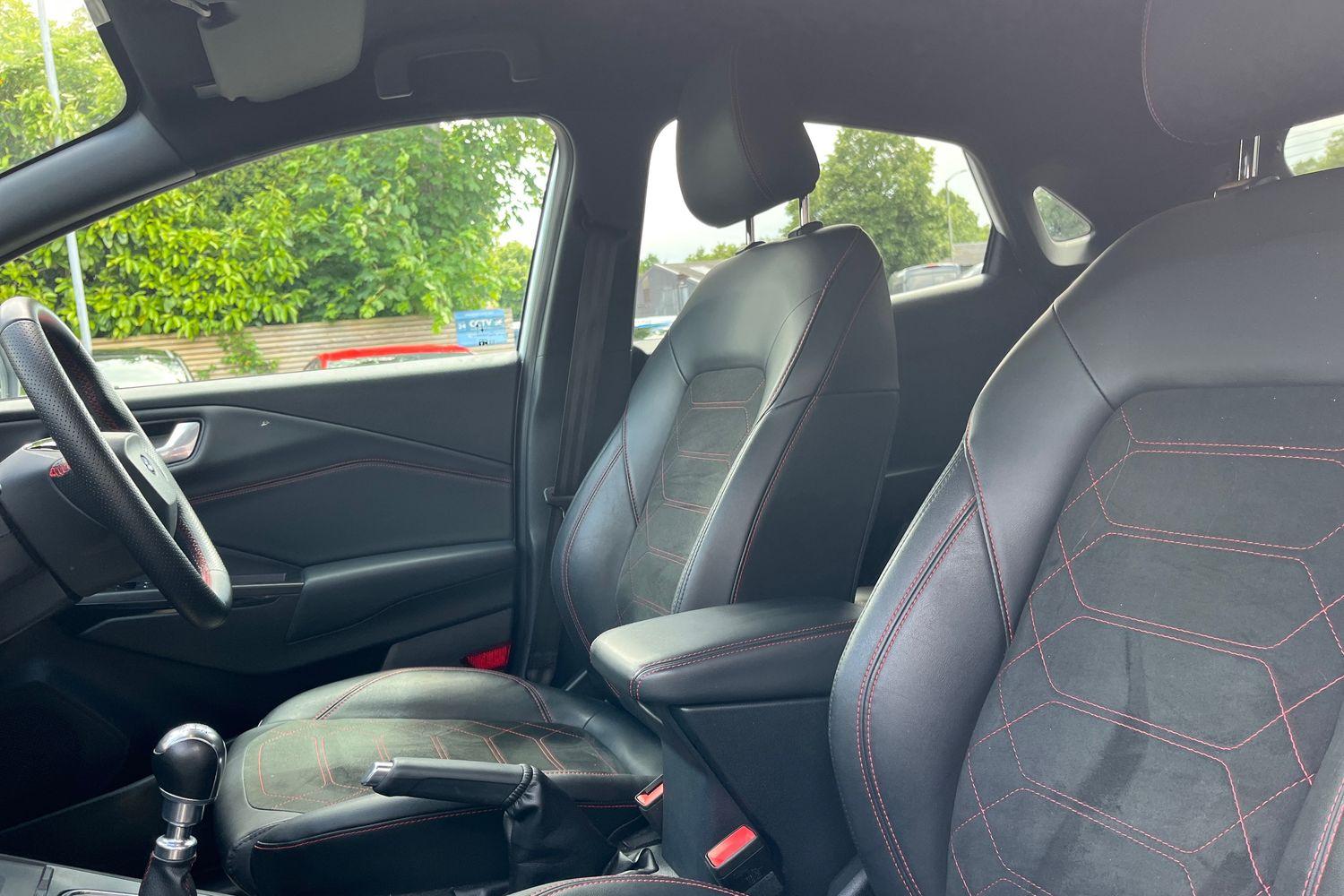 Ford PUMA Photo 18
