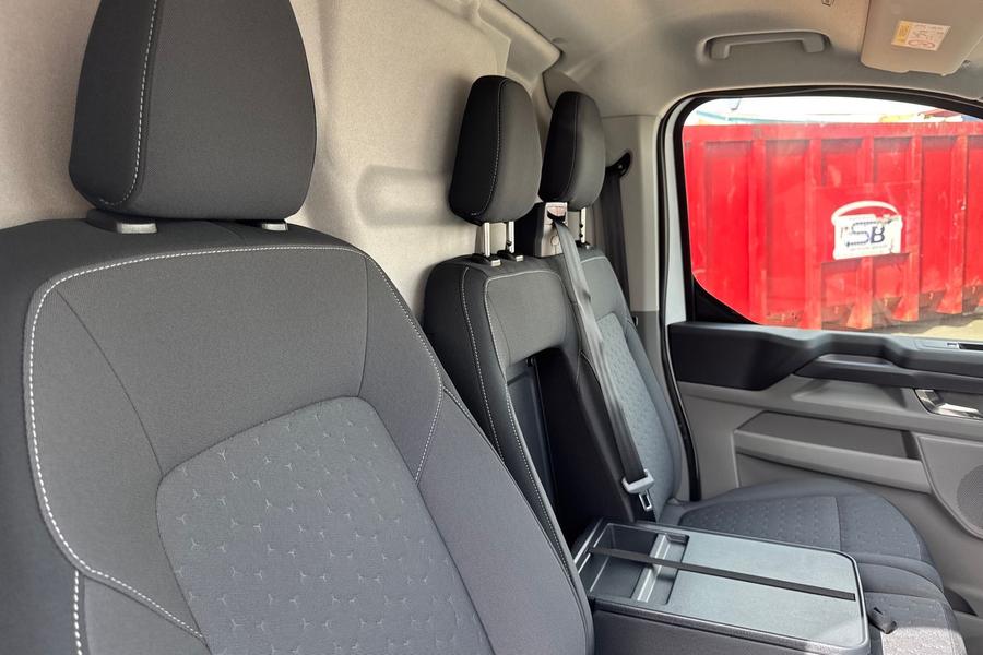 Ford E-TRANSIT CUSTOM Photo autoimg-532bfe418e5489a13547cf375d43d701672e7835.jpg