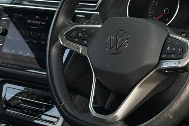 VOLKSWAGEN Tiguan Photo 39