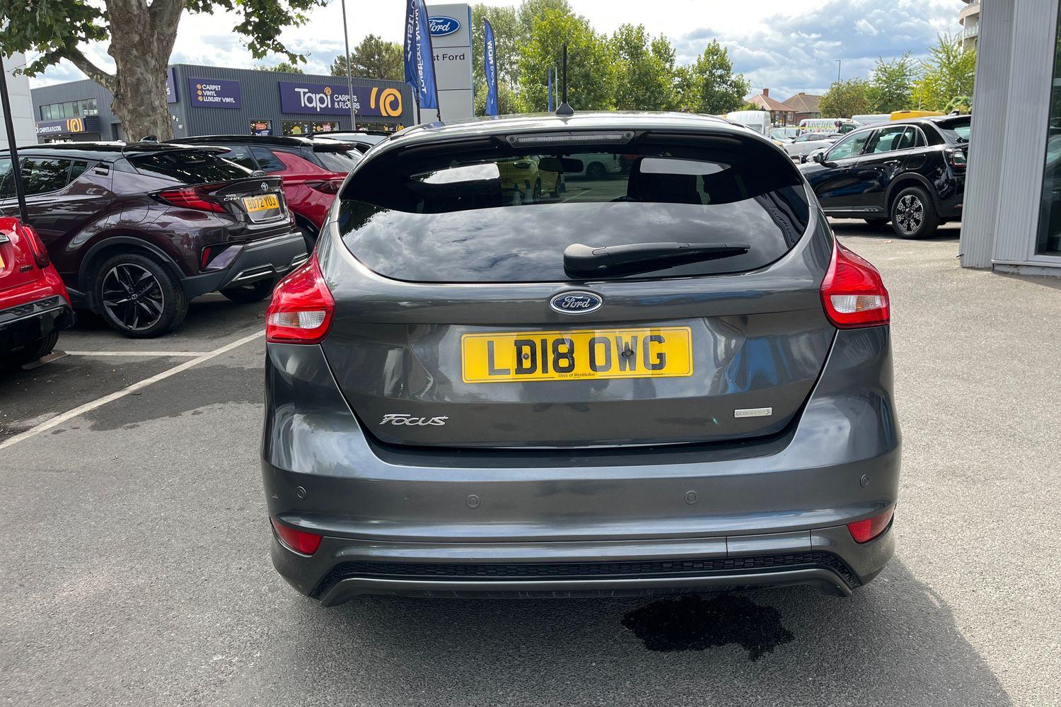 Ford FOCUS Photo 32