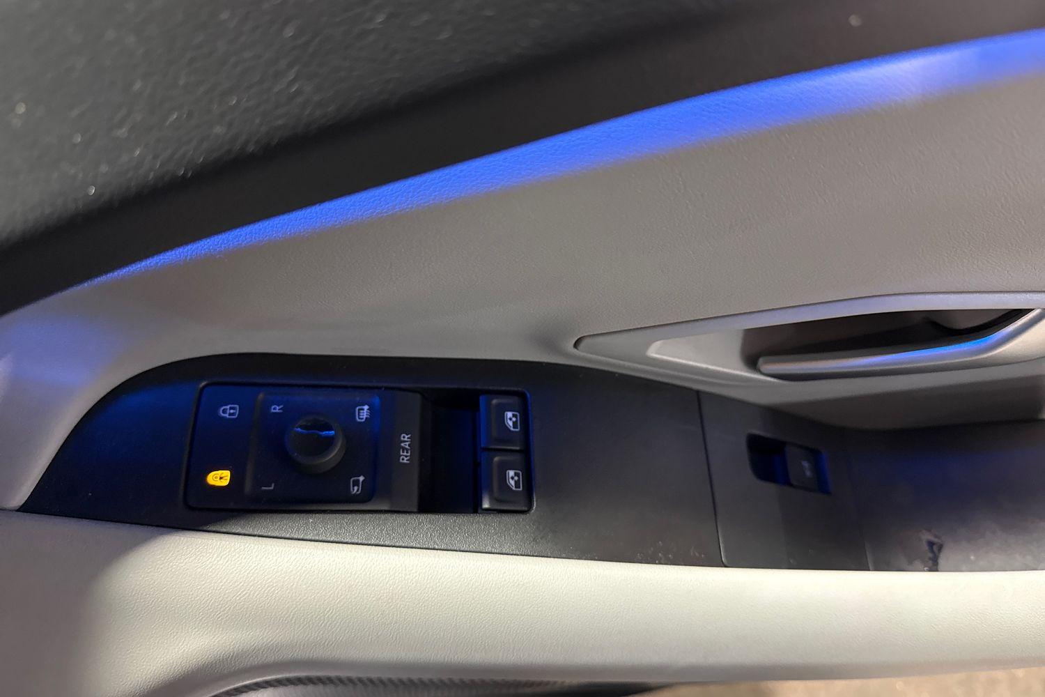 Ford Explorer Photo 15