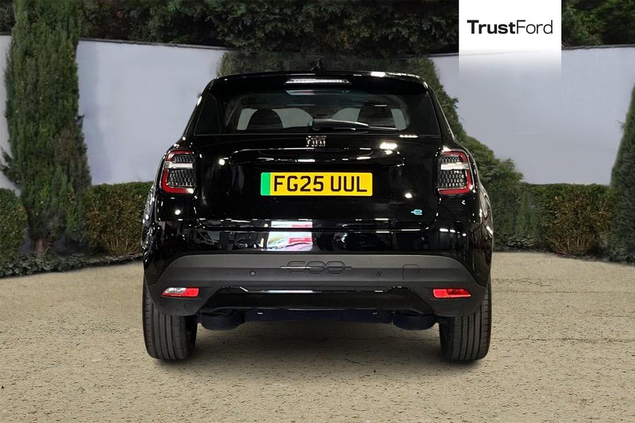 Fiat 600e Photo autoimg-5331b140d98e82363ce3908eaf857c2cdaa5caf1.jpg