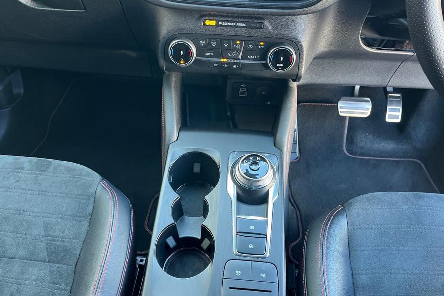 Ford Kuga Photo autoimg-53344a673b64df22e1fb2c4cbc7f9b712db0b022.jpg
