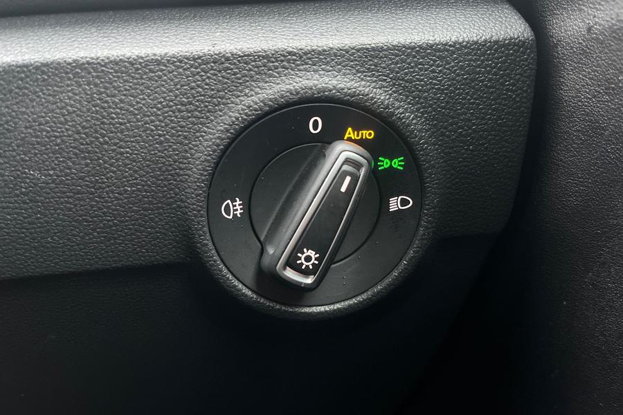 Volkswagen T-ROC Photo autoimg-53358dfd6c7171ab9c3907487093b8c07406157a.jpg