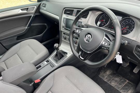 Volkswagen Golf Photo autoimg-533e92b2466463ecc1308c60584ad401a6c78414.jpg