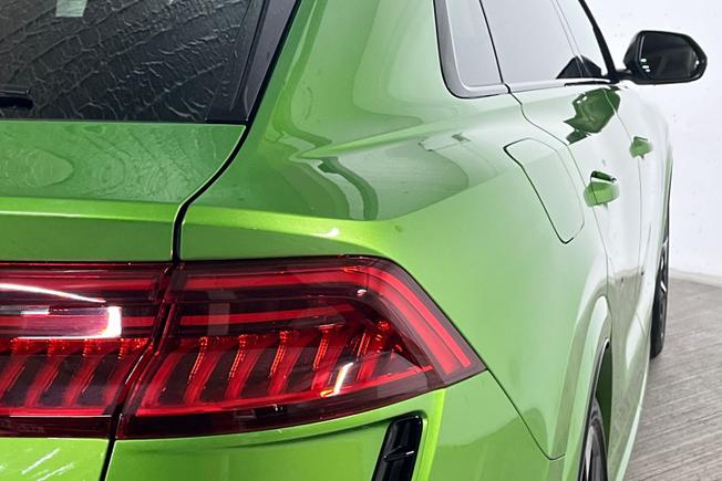 Audi RSQ8 Photo 38