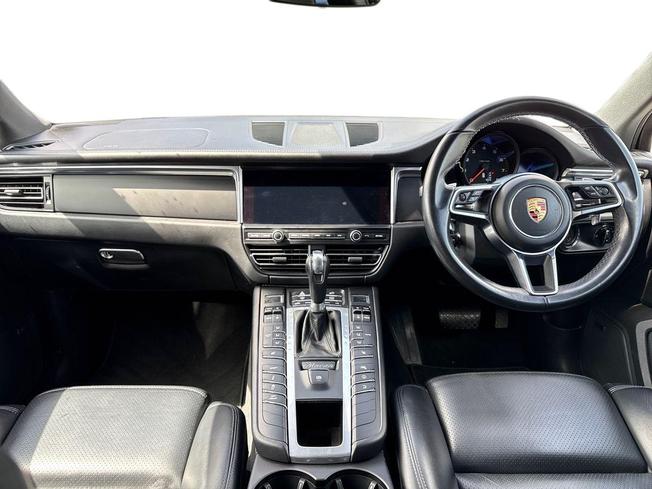 PORSCHE Macan Photo 10
