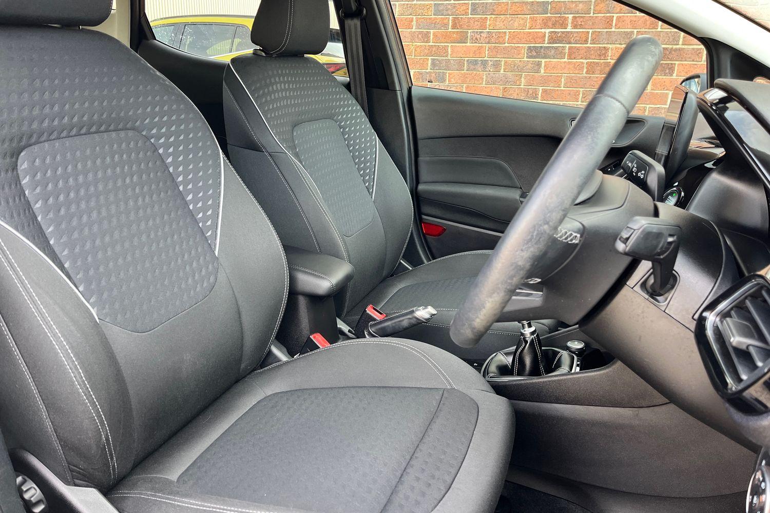 Ford Fiesta Photo 16