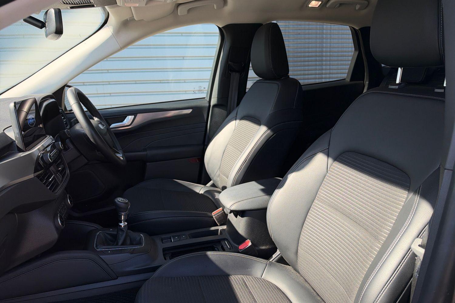 Ford KUGA Photo 18