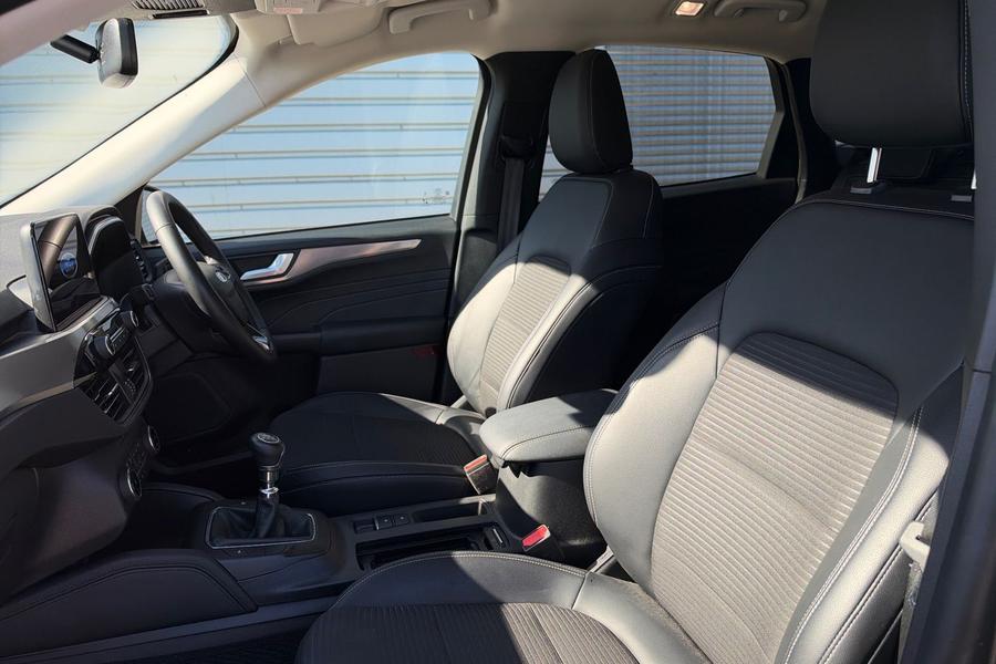 Ford KUGA Photo autoimg-5347769ffb554fb2ca8e9e3153978e622e6b61c0.jpg