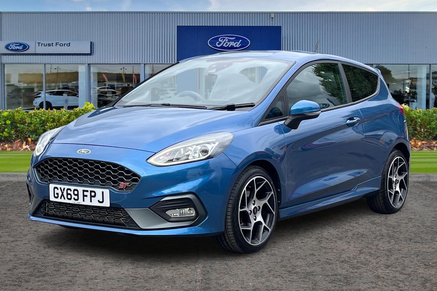 Ford FIESTA Photo 4