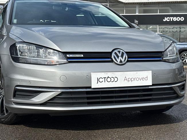 VOLKSWAGEN Golf Photo 23