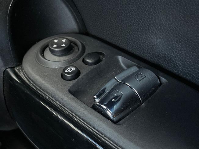 MINI Hatch Photo 34
