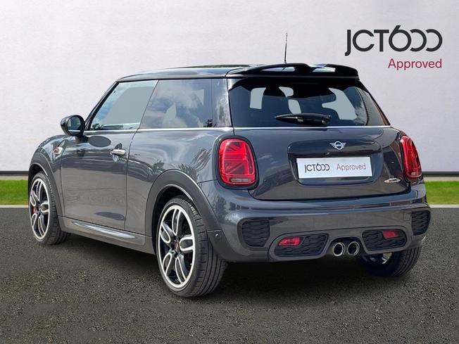 MINI Hatch Photo 3