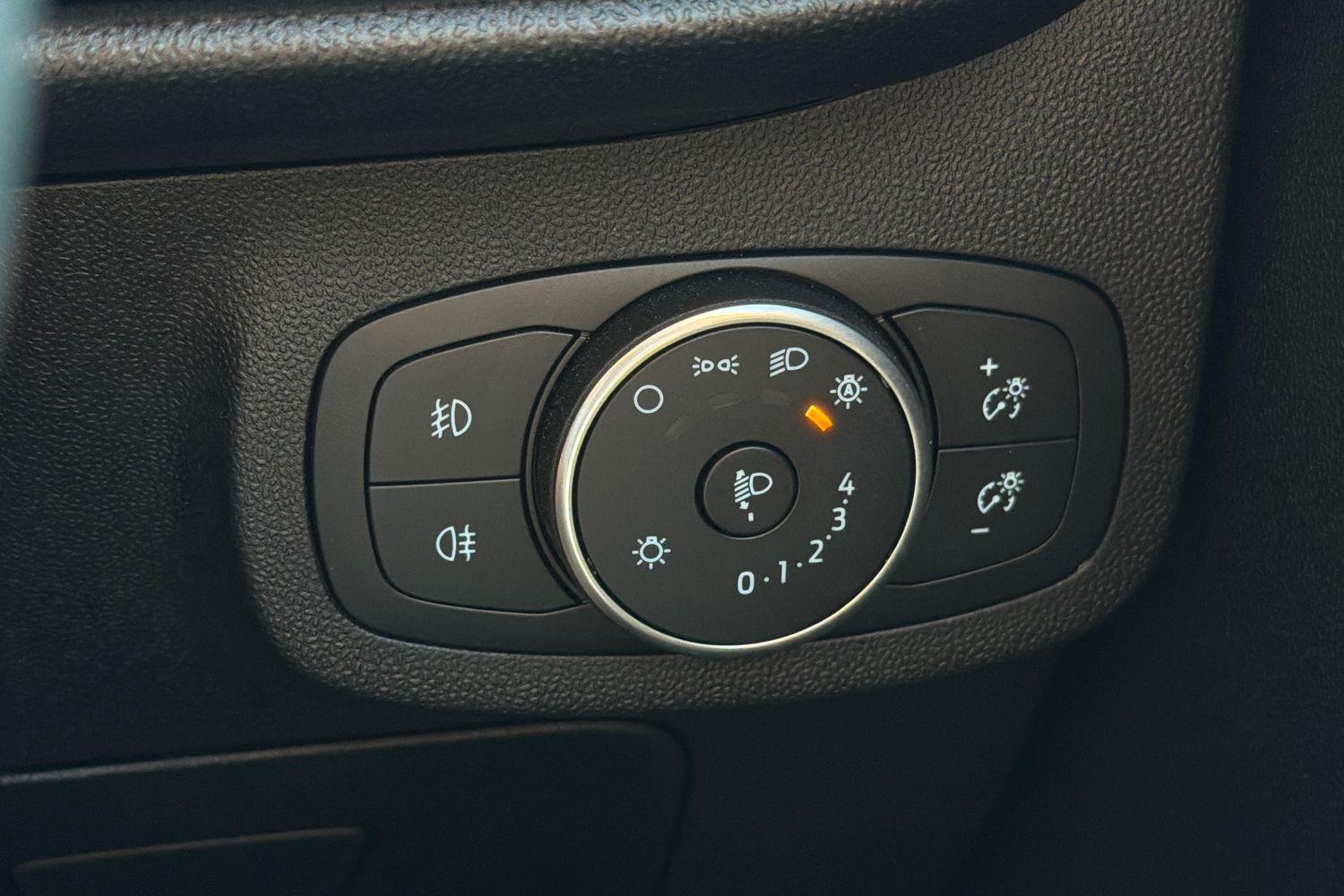 Ford FIESTA Photo 31