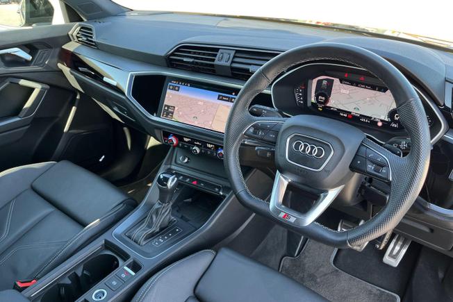 AUDI Q3 Photo 6