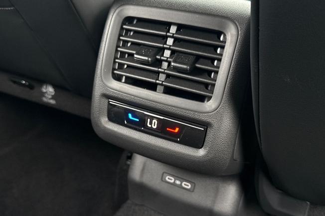 VOLKSWAGEN T-Roc Photo 38