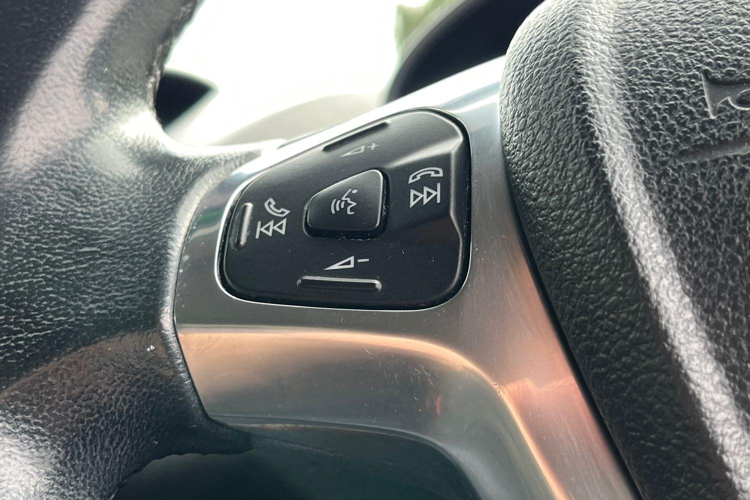 Ford FIESTA Photo 31