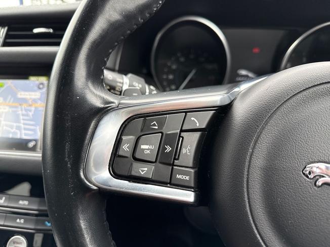 Jaguar XF Photo 16