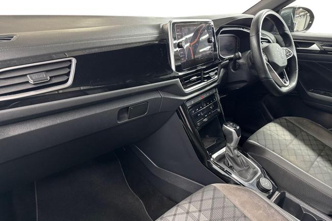 VOLKSWAGEN T-Roc Photo 2