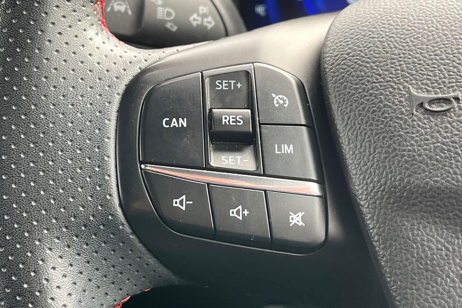 Ford FOCUS Photo 31