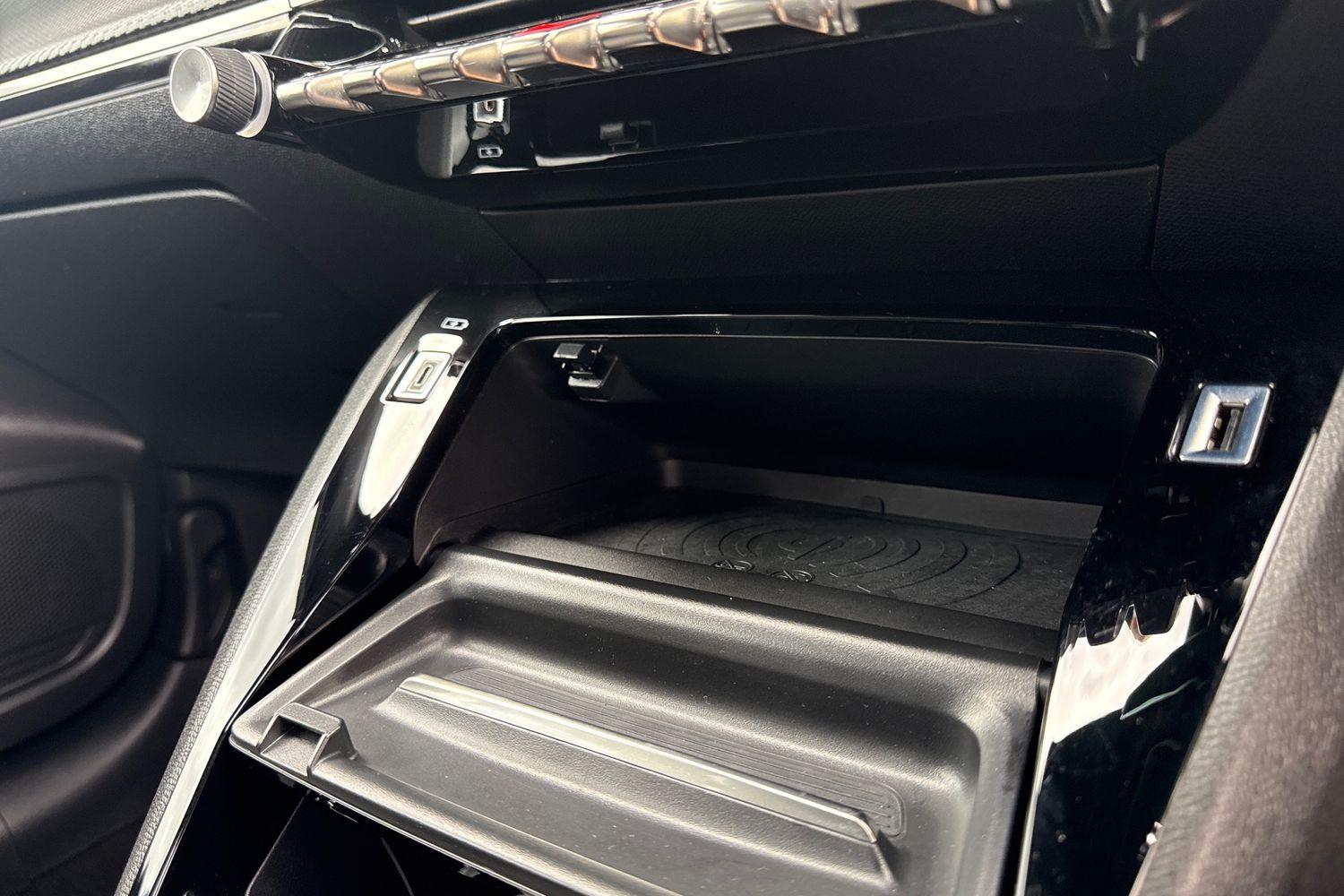Peugeot 208 Photo 38