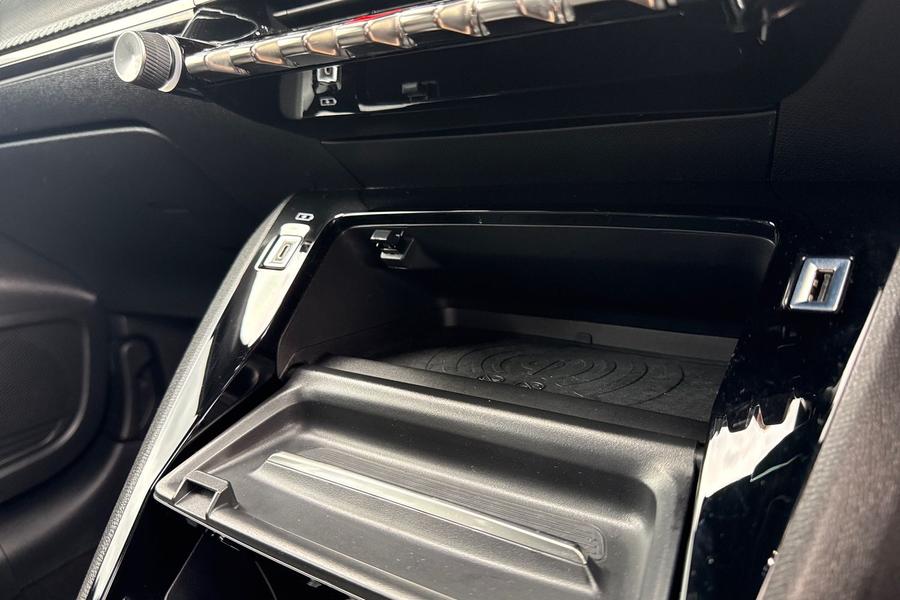 Peugeot 208 Photo autoimg-536998e7841444b5b32343403dfa285e193e70a9.jpg