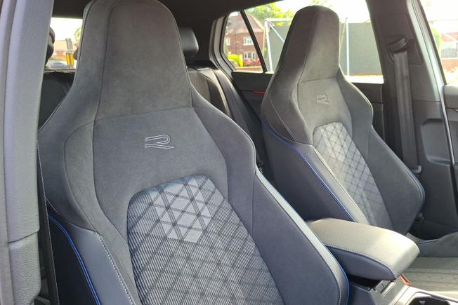 VOLKSWAGEN Golf Photo 34