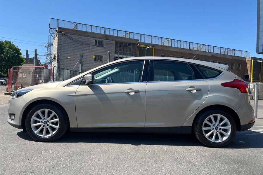 FORD FOCUS Photo autoimg-5370b100b64d059845109fe8e81c46c084c7bbdd.jpg