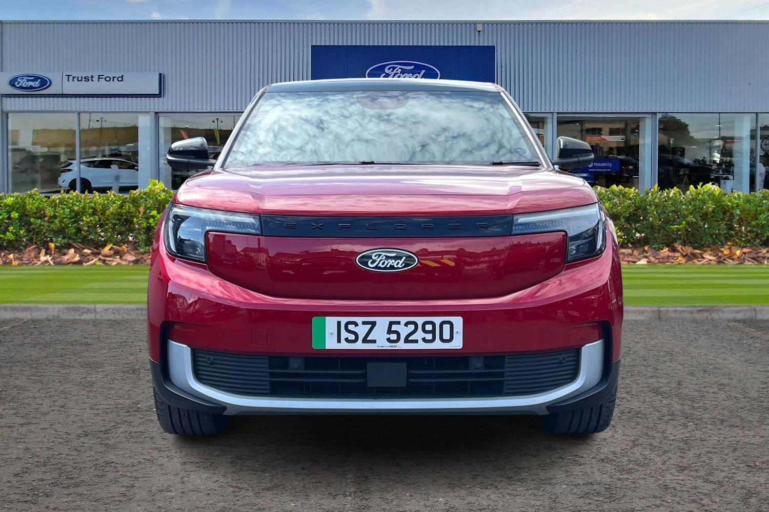 Ford Explorer Photo 5